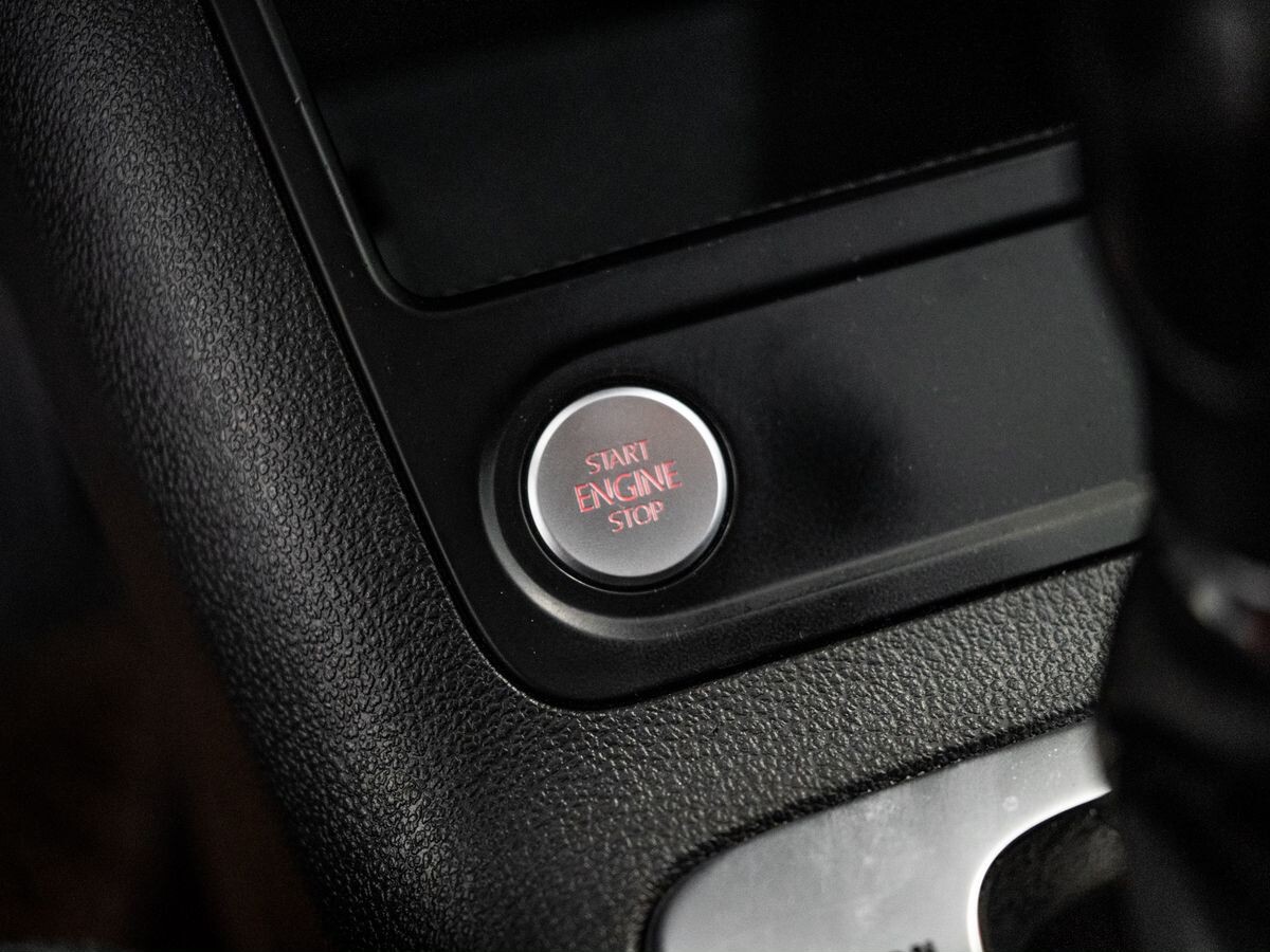 Volkswagen Tiguan 2013 - фото автомобиля