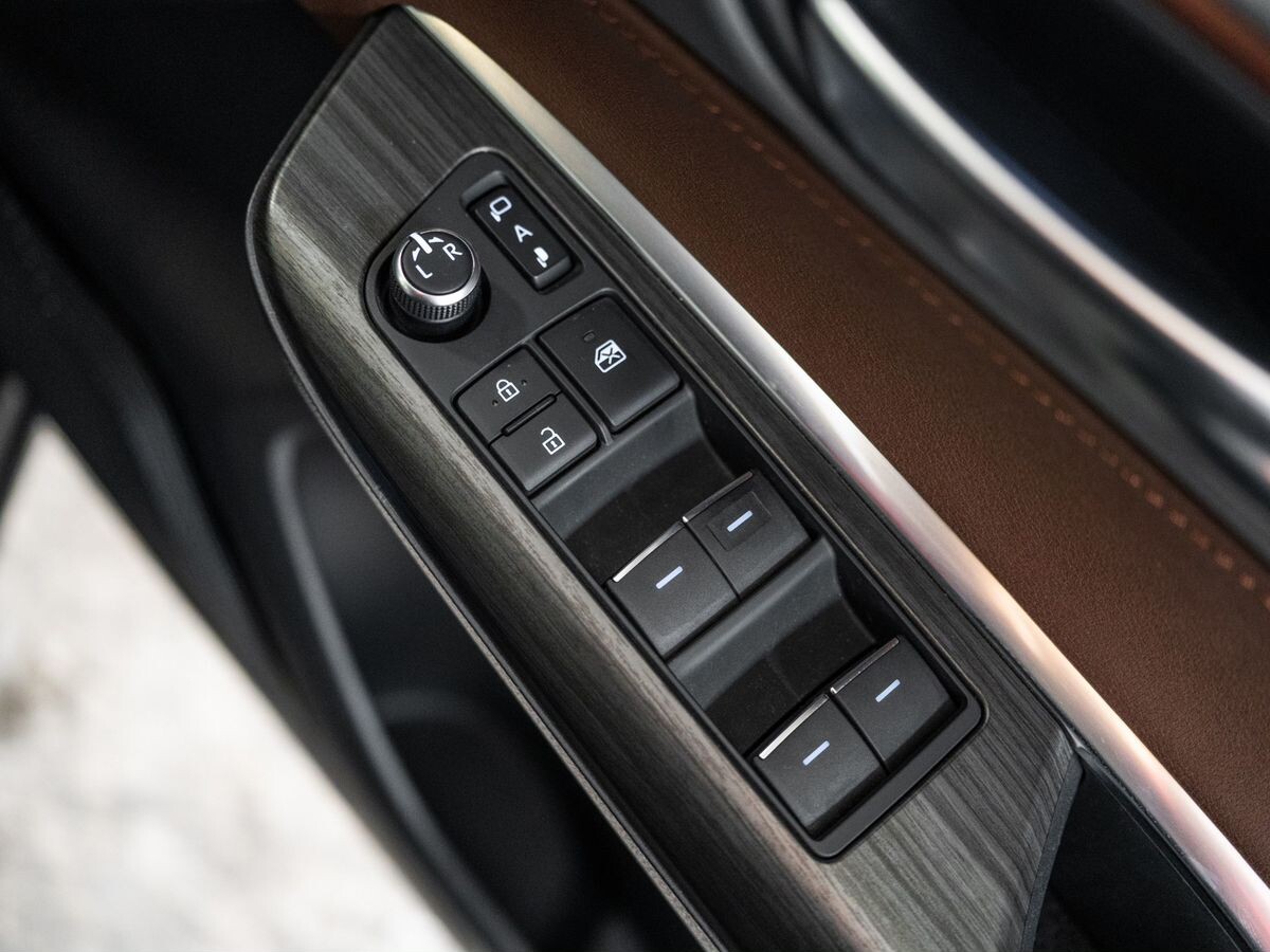 Toyota Harrier 2020 - фото автомобиля