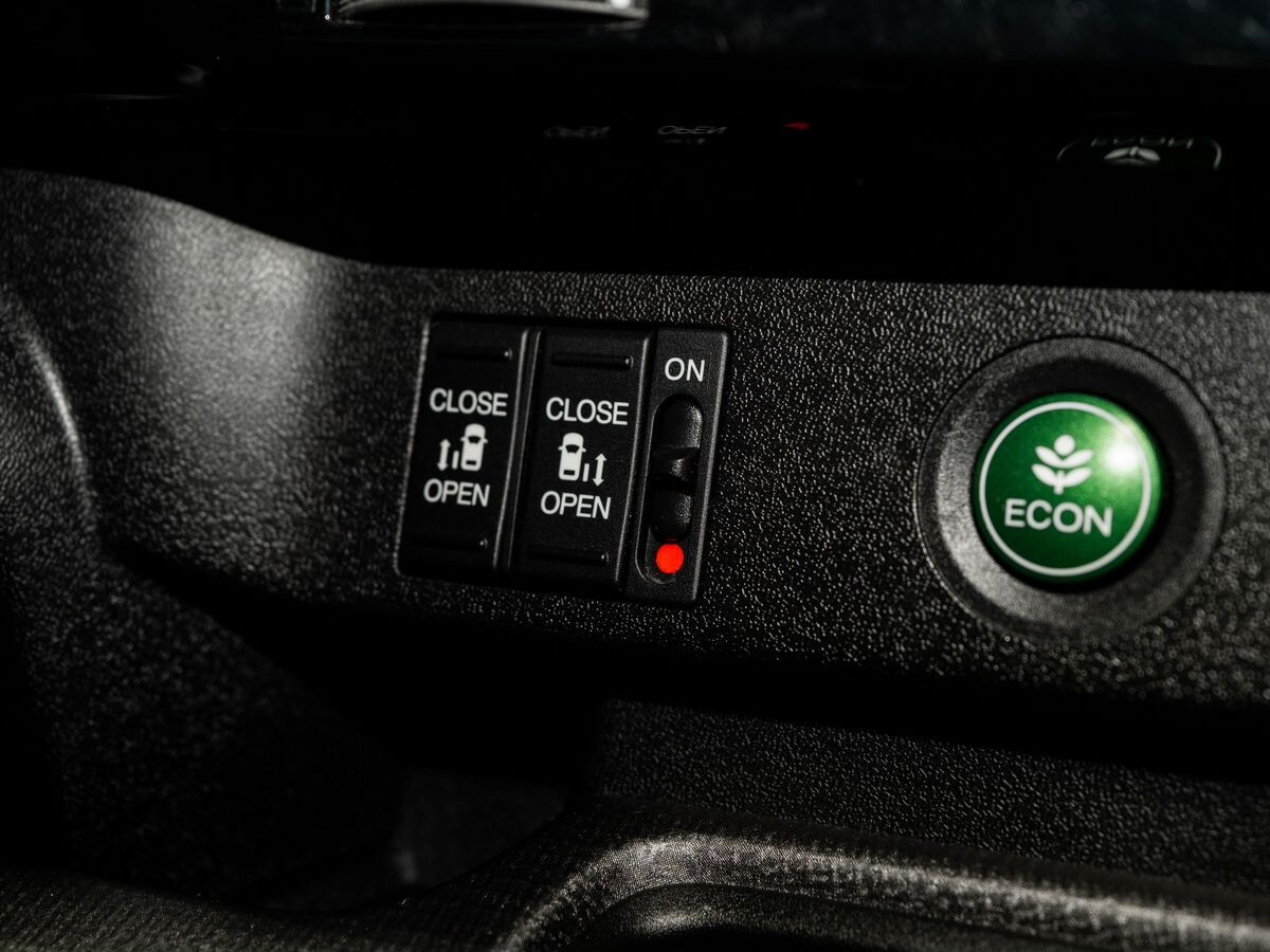 Honda Stepwgn 2019 - фото автомобиля