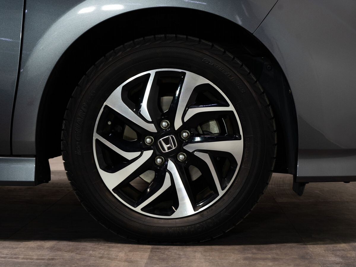 Honda Stepwgn 2019 - фото автомобиля