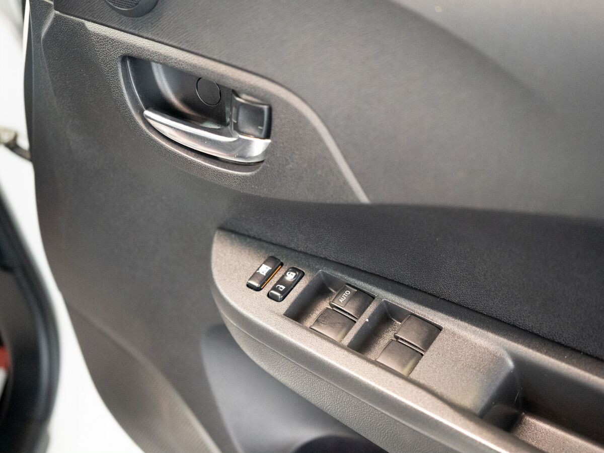 Subaru Trezia 2016 - фото автомобиля