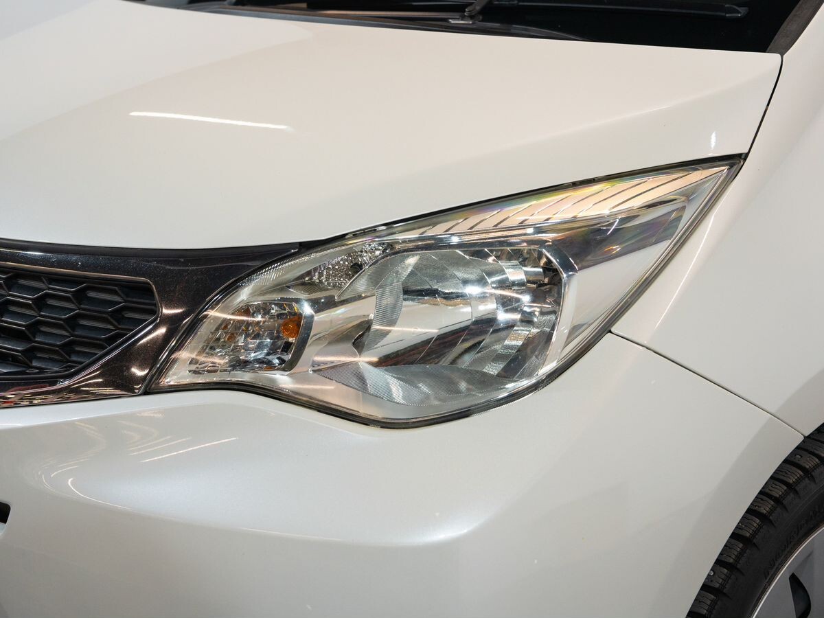 Subaru Trezia 2016 - фото автомобиля