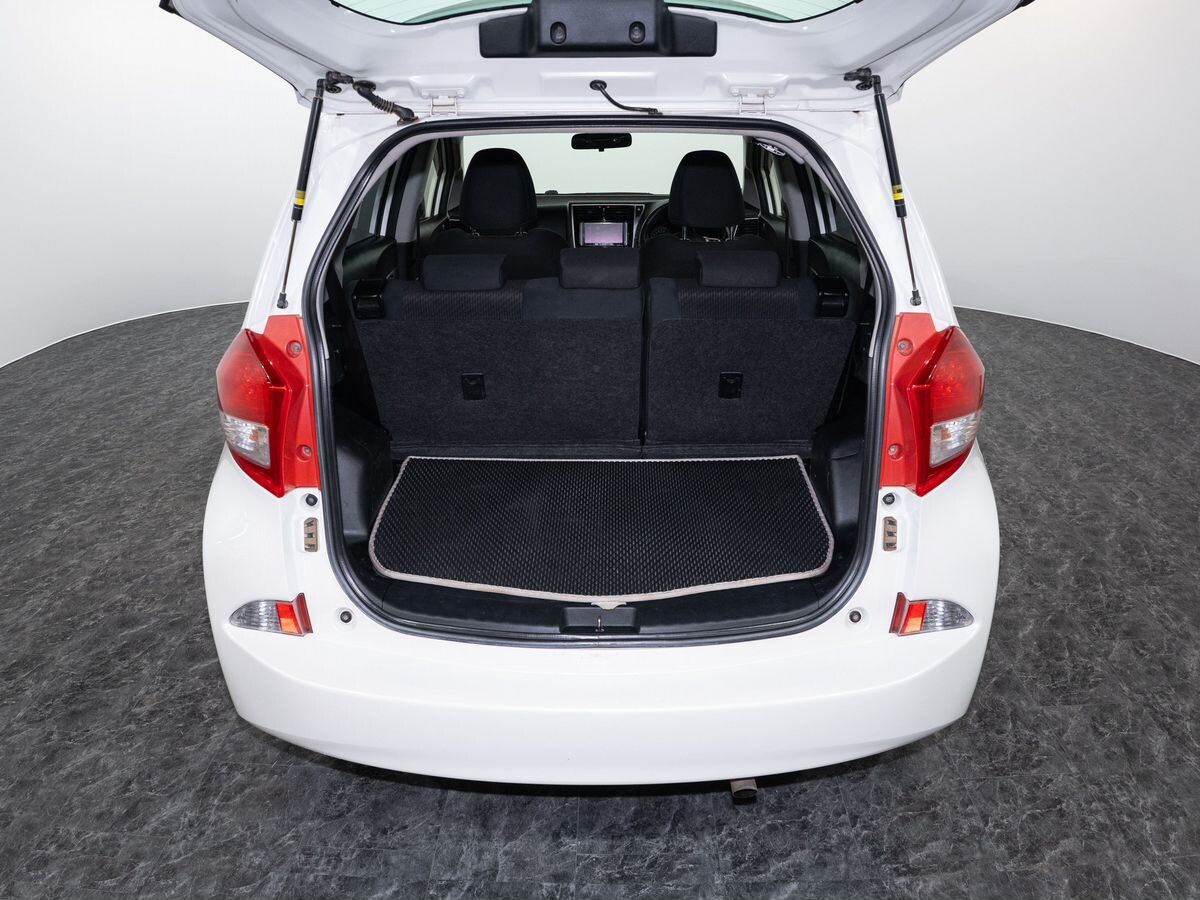 Subaru Trezia 2016 - фото автомобиля