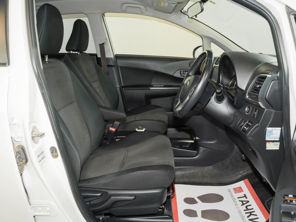 Subaru Trezia 2016 - фото автомобиля