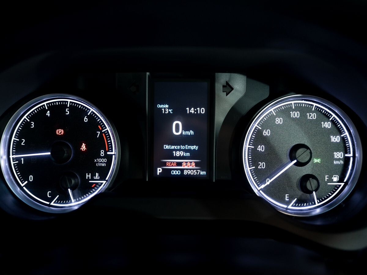 Toyota Harrier 2021 - фото автомобиля