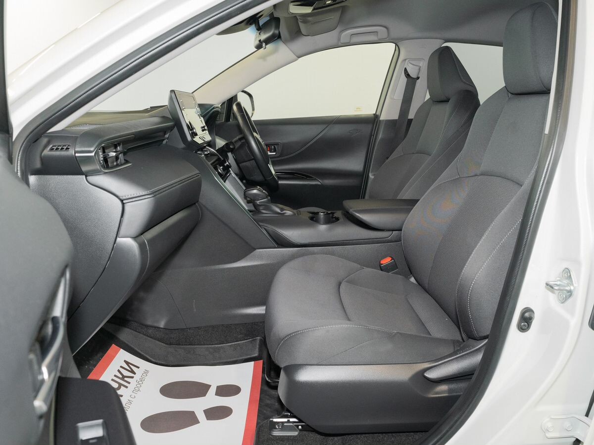 Toyota Harrier 2021 - фото автомобиля