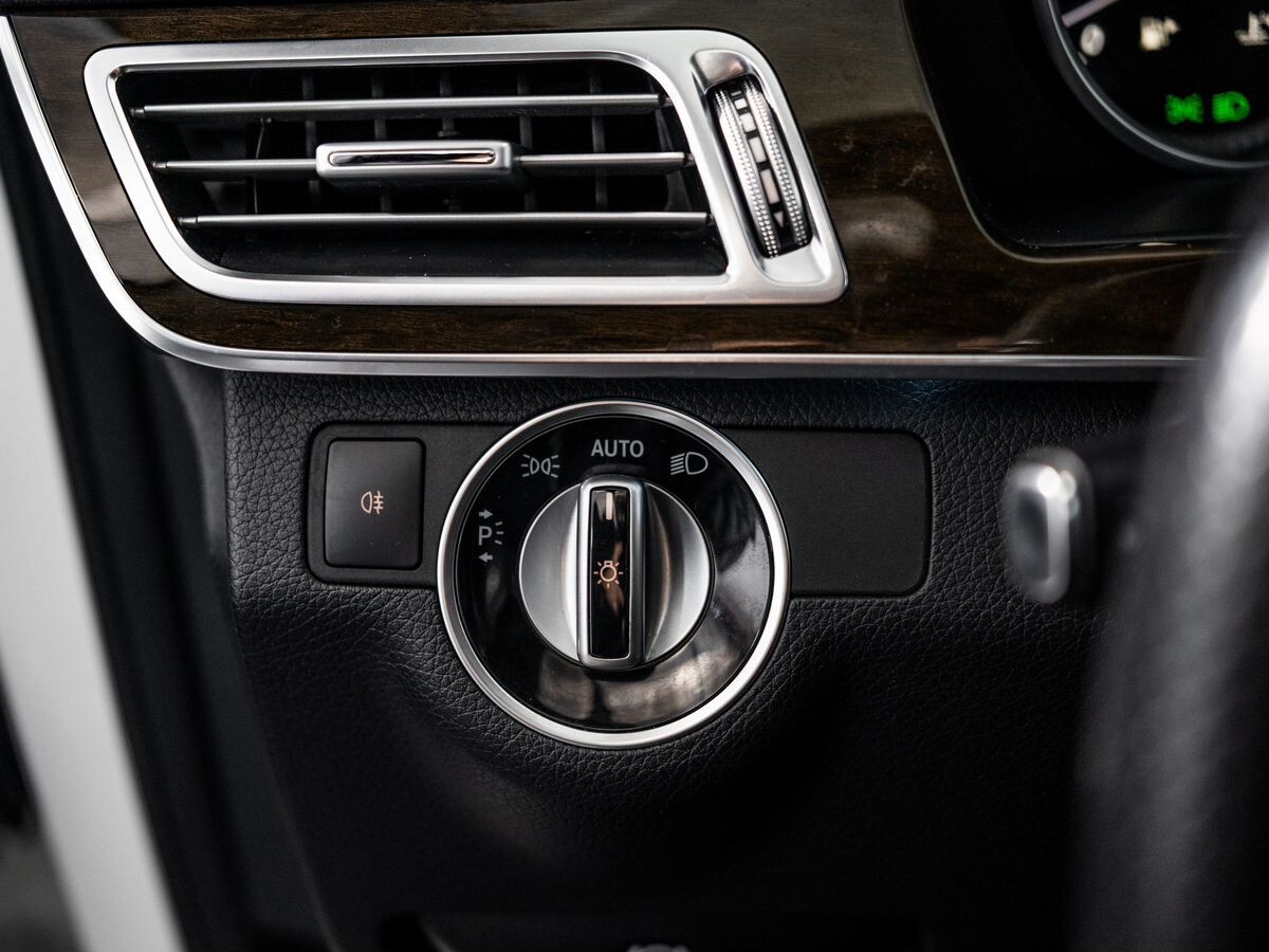 Mercedes-Benz E-Класс 2015 - фото автомобиля