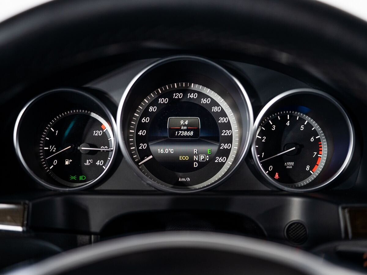 Mercedes-Benz E-Класс 2015 - фото автомобиля