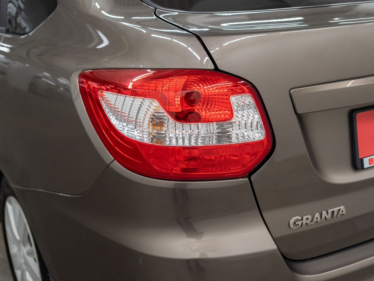 Lada (ВАЗ) Granta 2019 - фото автомобиля