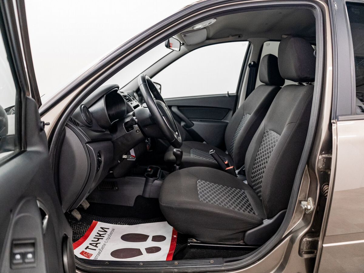 Lada (ВАЗ) Granta 2019 - фото автомобиля