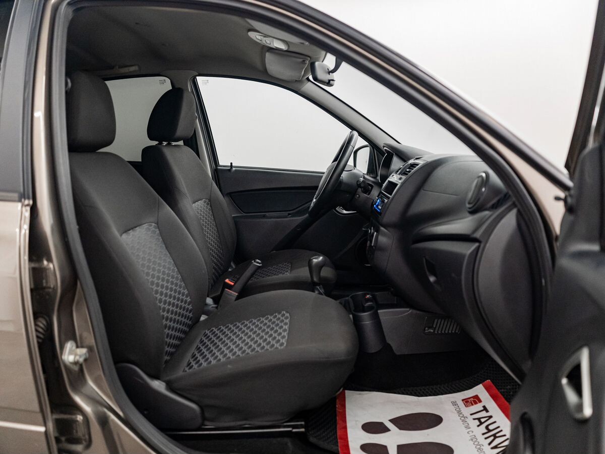 Lada (ВАЗ) Granta 2019 - фото автомобиля