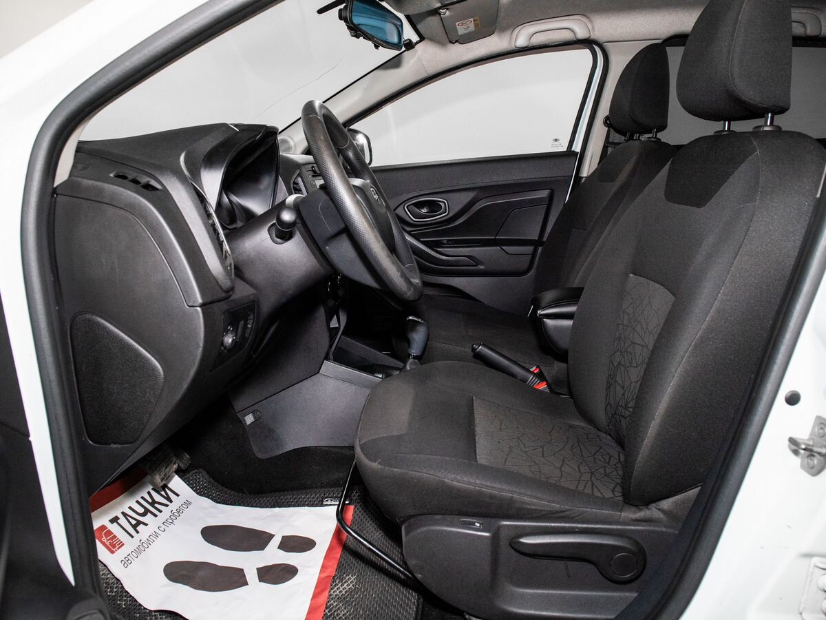 Lada (ВАЗ) XRAY 2017 - фото автомобиля