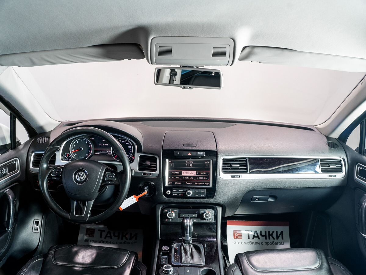 Volkswagen Touareg 2012 - фото автомобиля