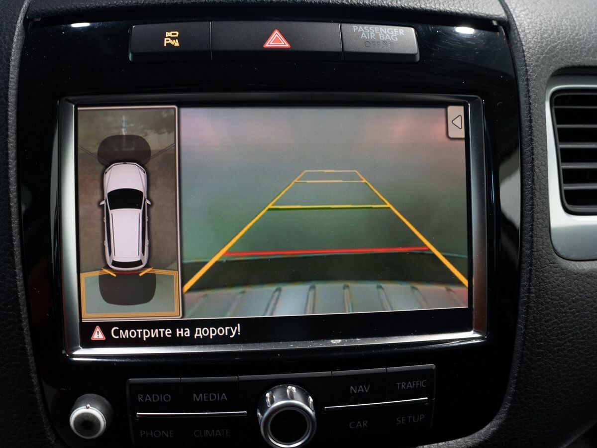 Volkswagen Touareg 2012 - фото автомобиля