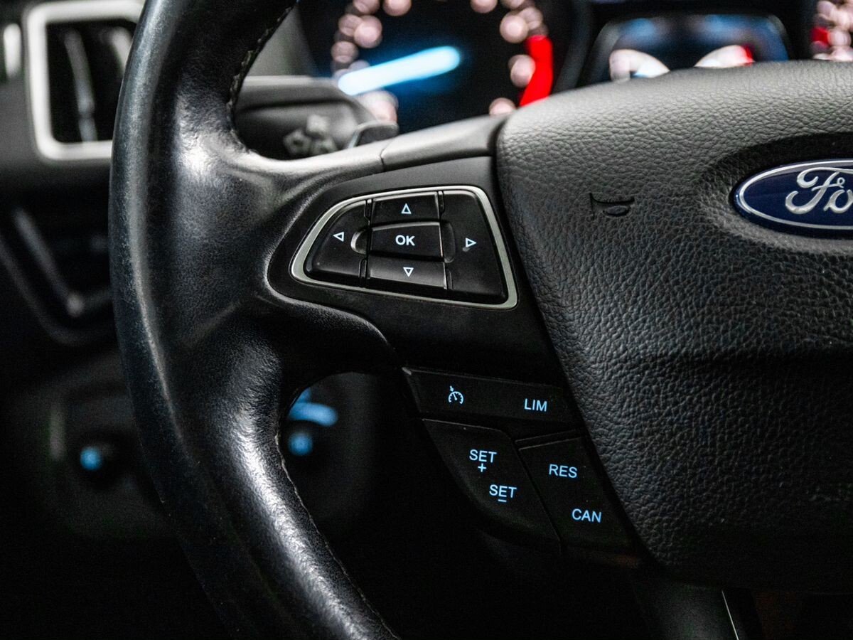 Ford Kuga 2016 - фото автомобиля