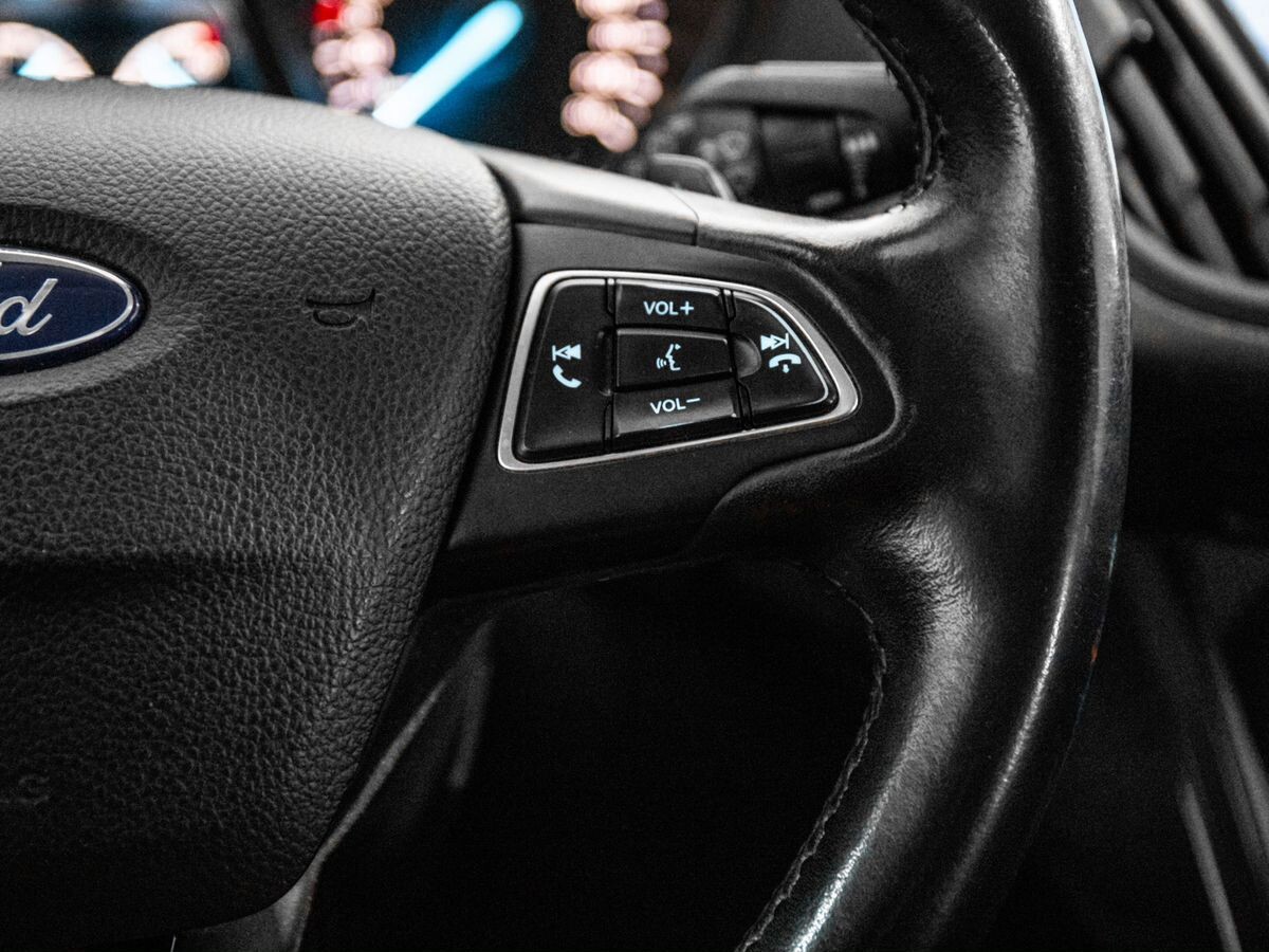 Ford Kuga 2016 - фото автомобиля