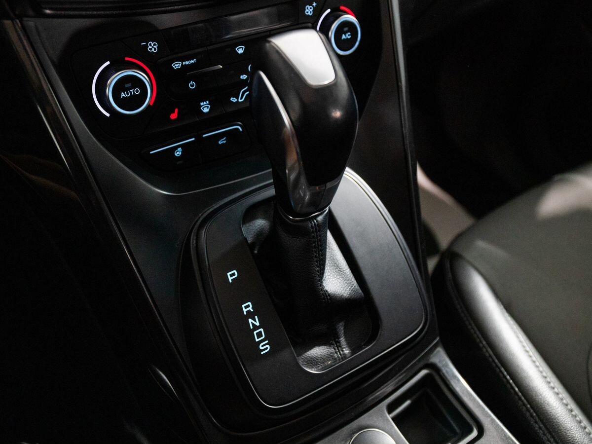 Ford Kuga 2016 - фото автомобиля