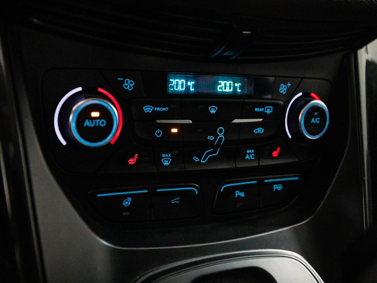 Ford Kuga 2016 - фото автомобиля