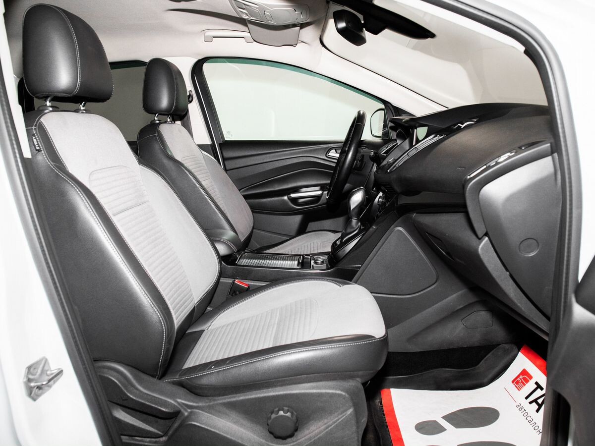 Ford Kuga 2016 - фото автомобиля