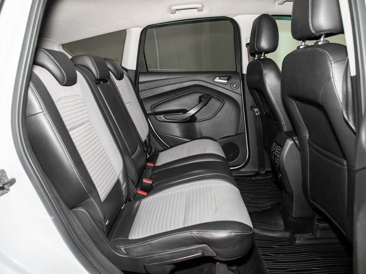 Ford Kuga 2016 - фото автомобиля