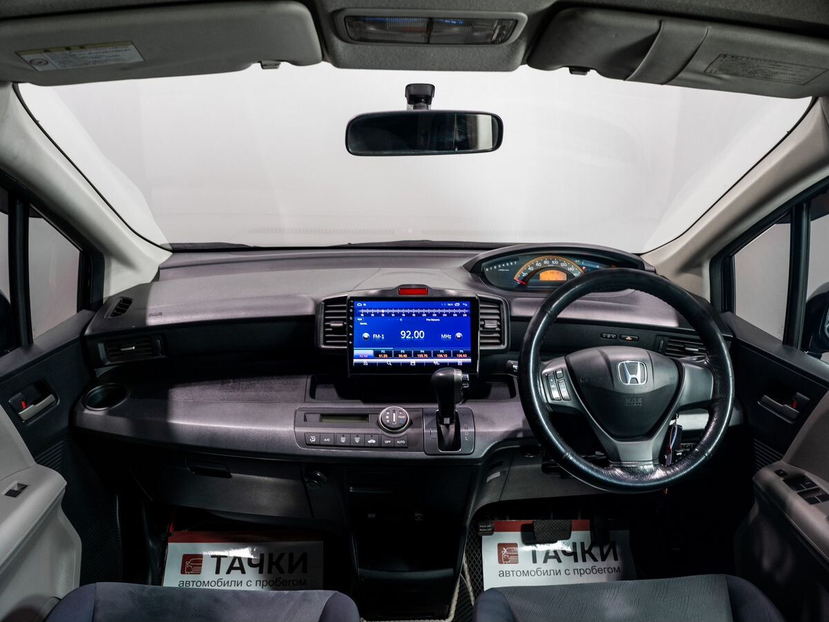 Honda Freed 2009 - фото автомобиля