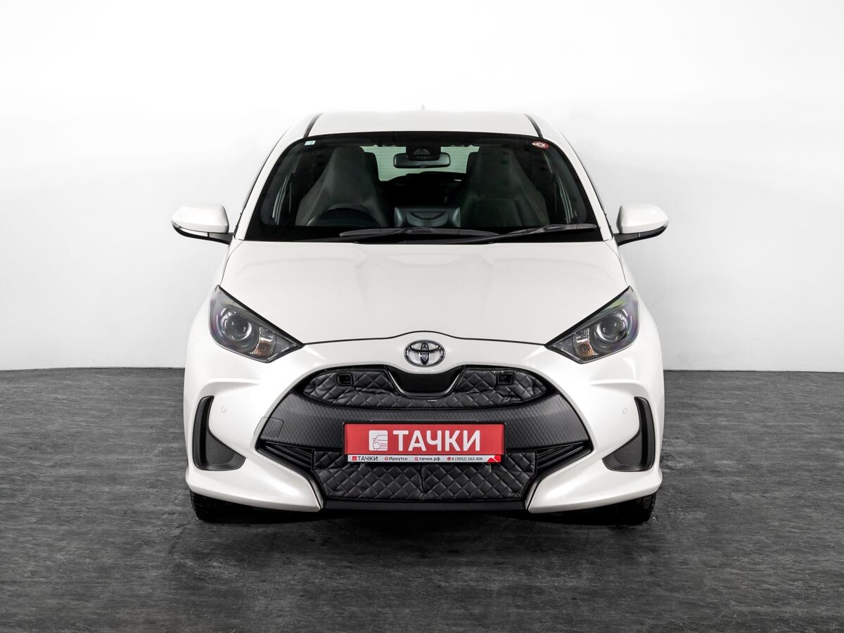Toyota Yaris 2020 - фото автомобиля
