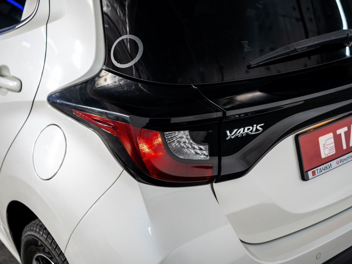 Toyota Yaris 2020 - фото автомобиля