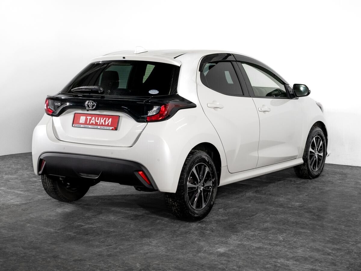 Toyota Yaris 2020 - фото автомобиля
