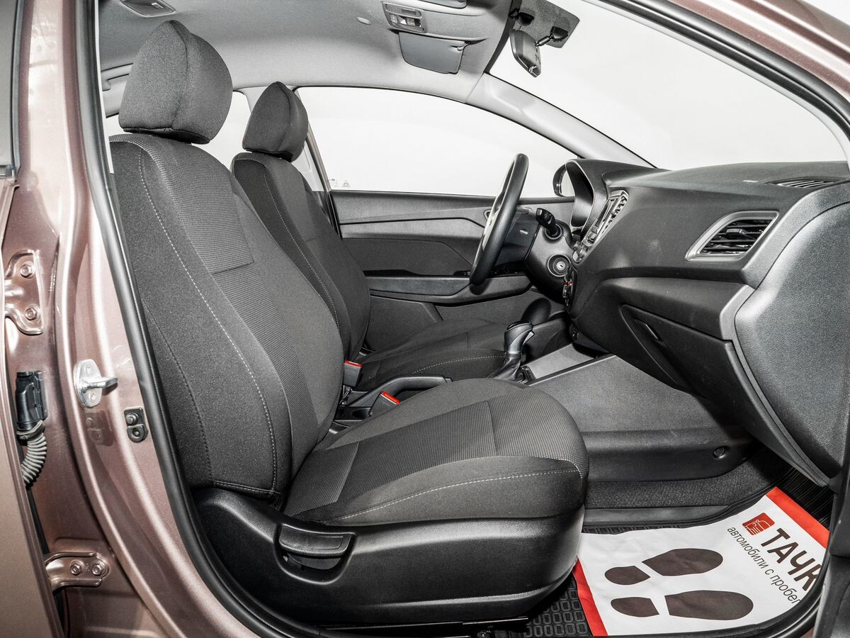 Hyundai Solaris 2019 - фото автомобиля