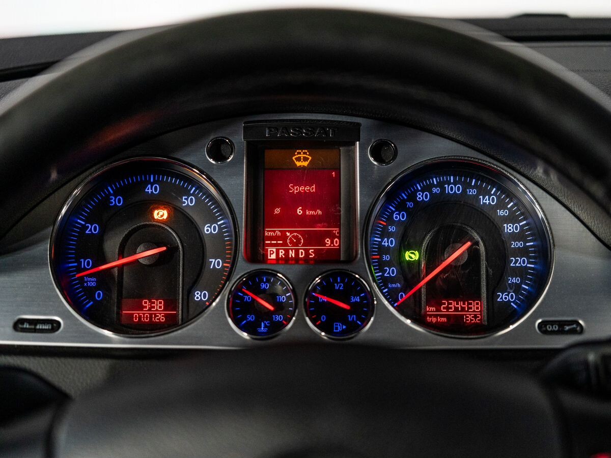 Volkswagen Passat 2008 - фото автомобиля