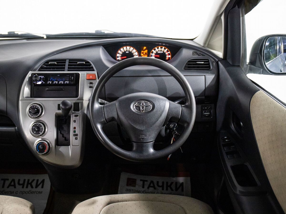 Toyota Ractis 2007 - фото автомобиля