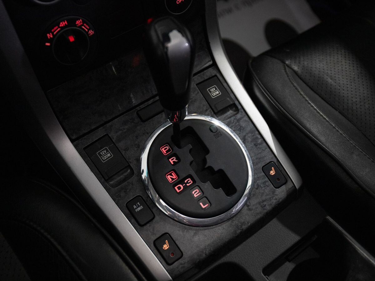 Suzuki Grand Vitara 2011 - фото автомобиля