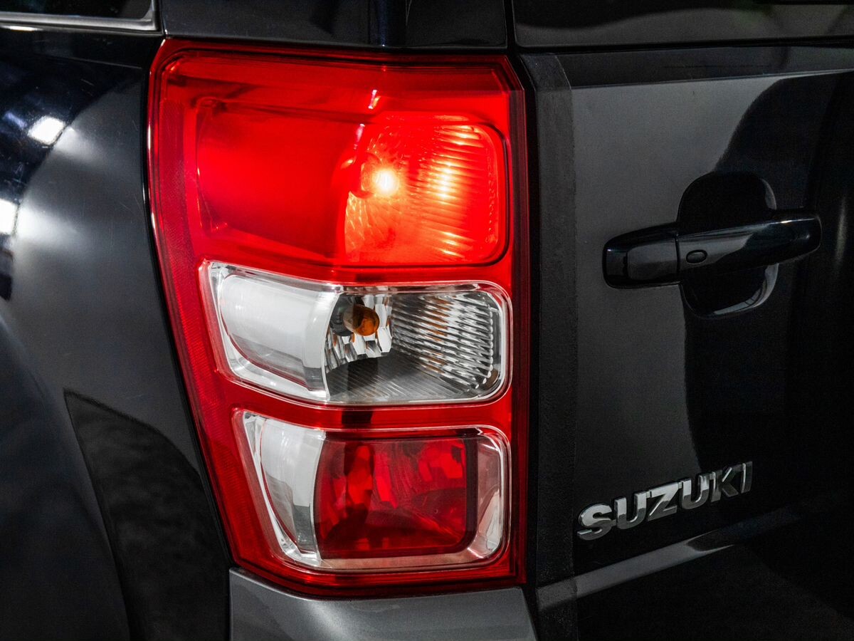 Suzuki Grand Vitara 2011 - фото автомобиля