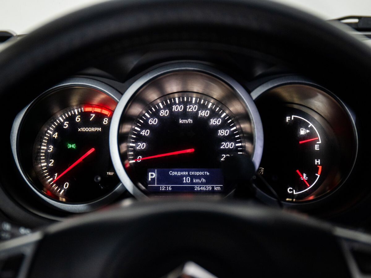 Suzuki Grand Vitara 2011 - фото автомобиля