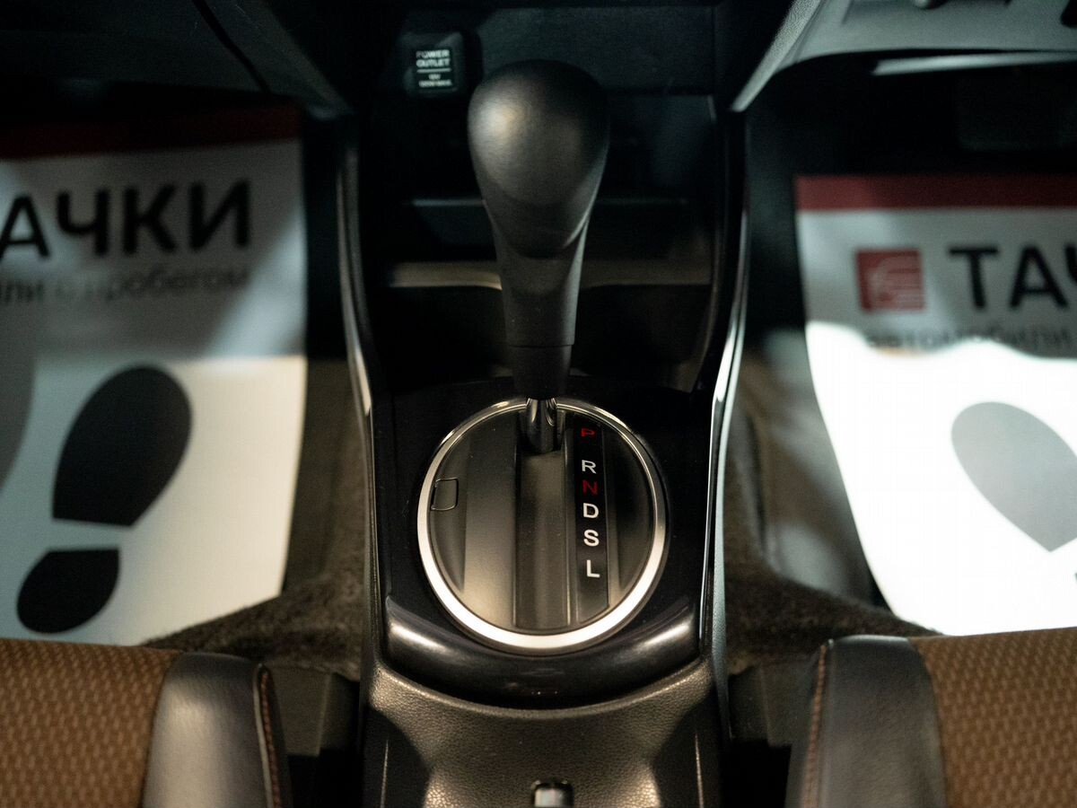 Honda Fit Shuttle 2012 - фото автомобиля