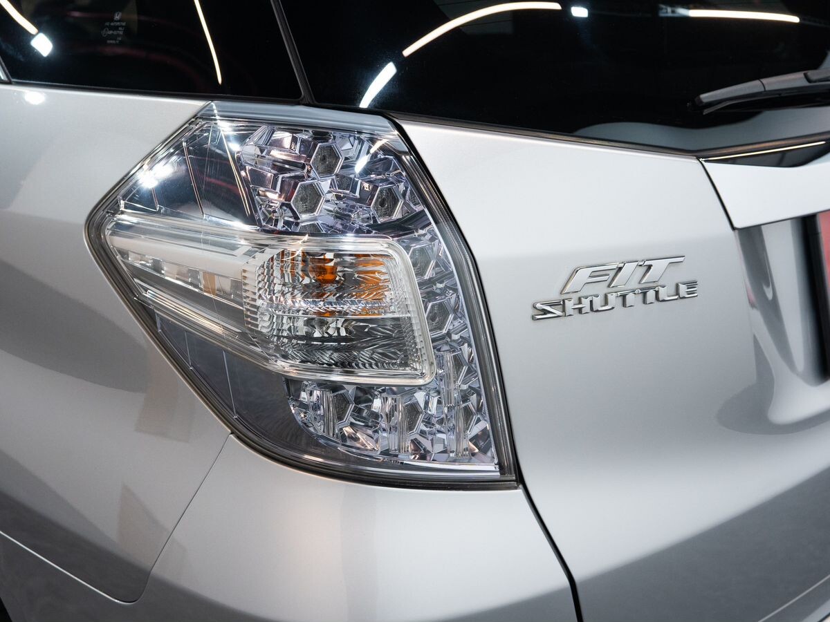 Honda Fit Shuttle 2012 - фото автомобиля