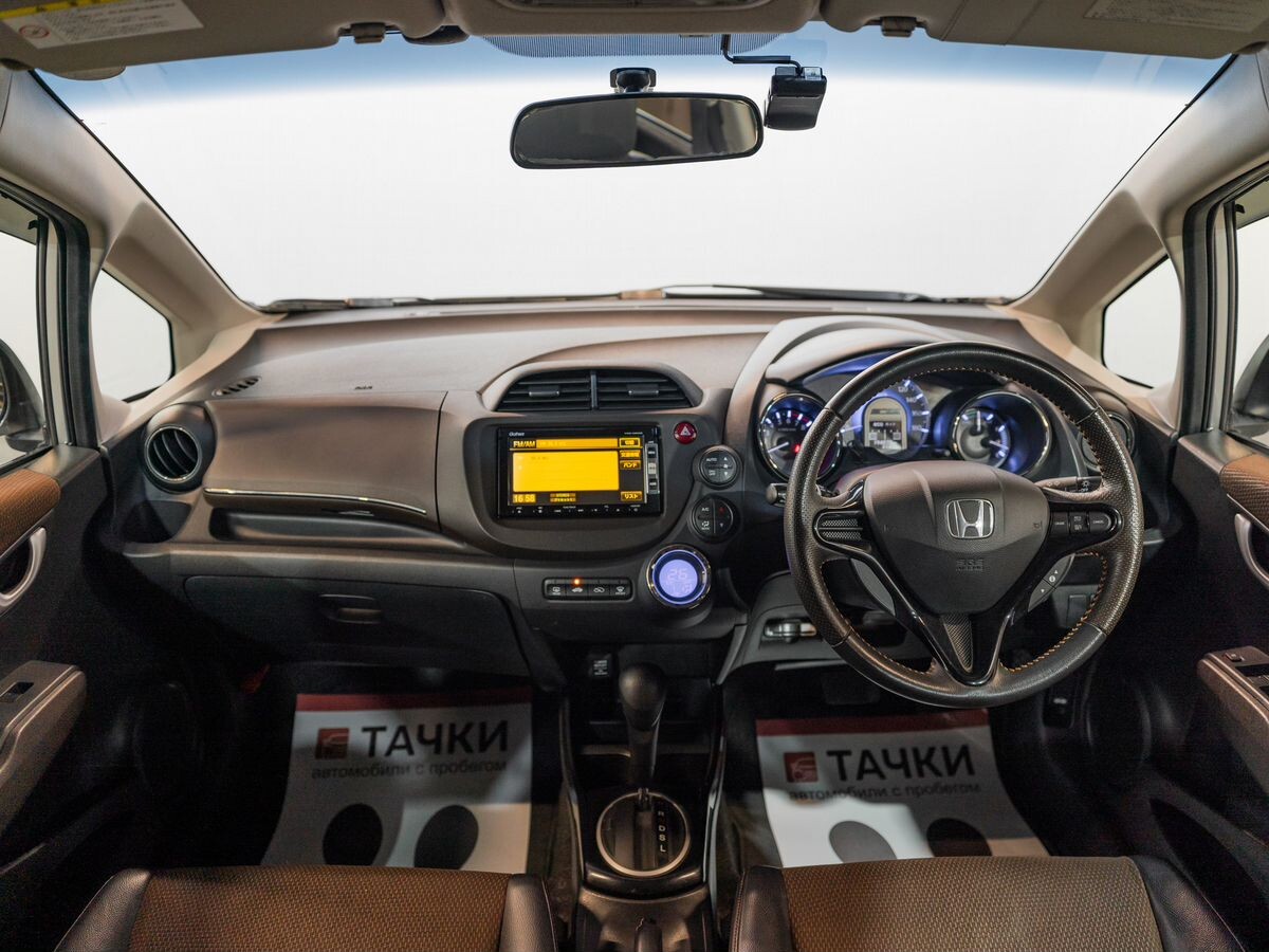 Honda Fit Shuttle 2012 - фото автомобиля