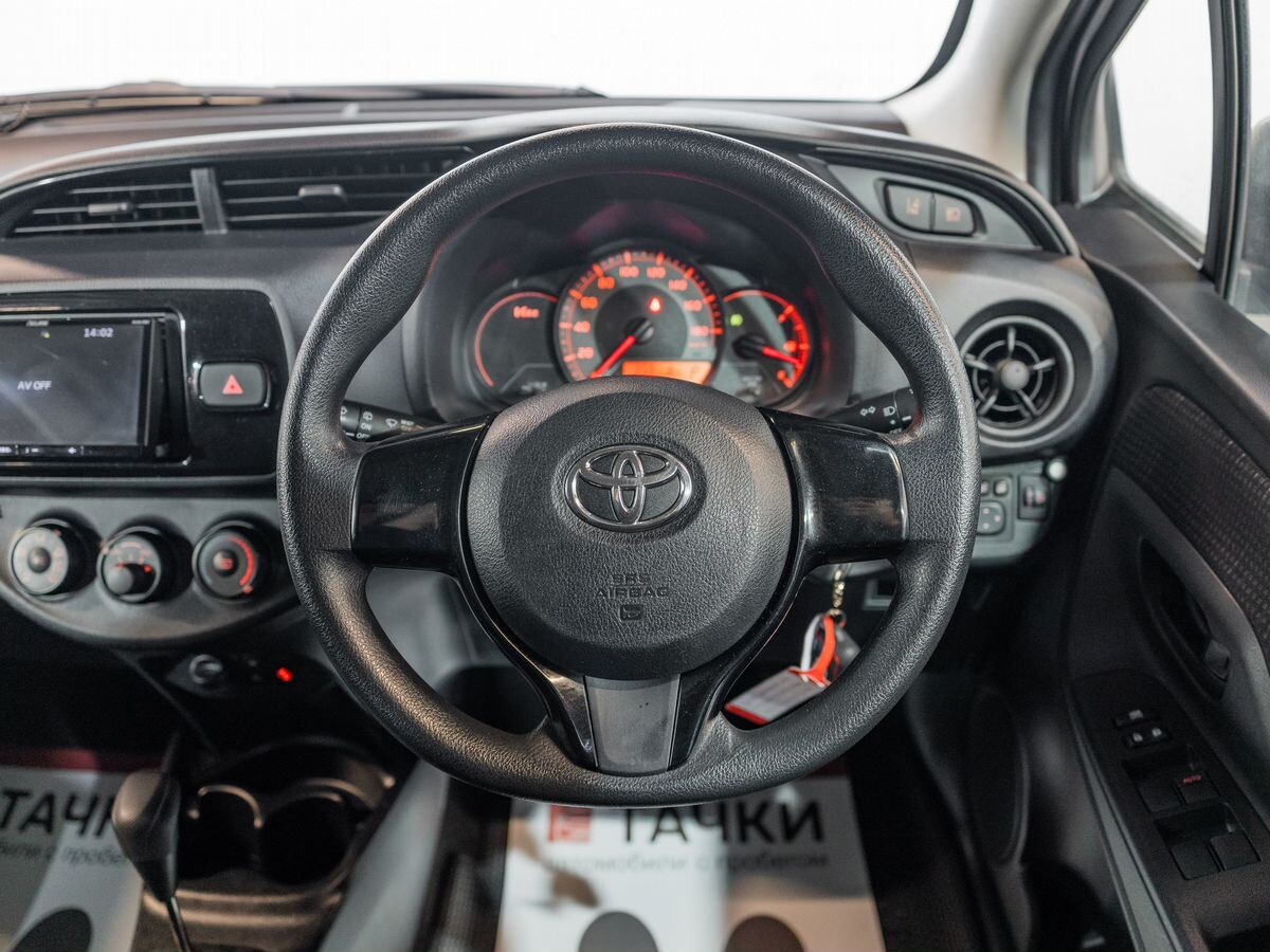 Toyota Vitz 2019 - фото автомобиля