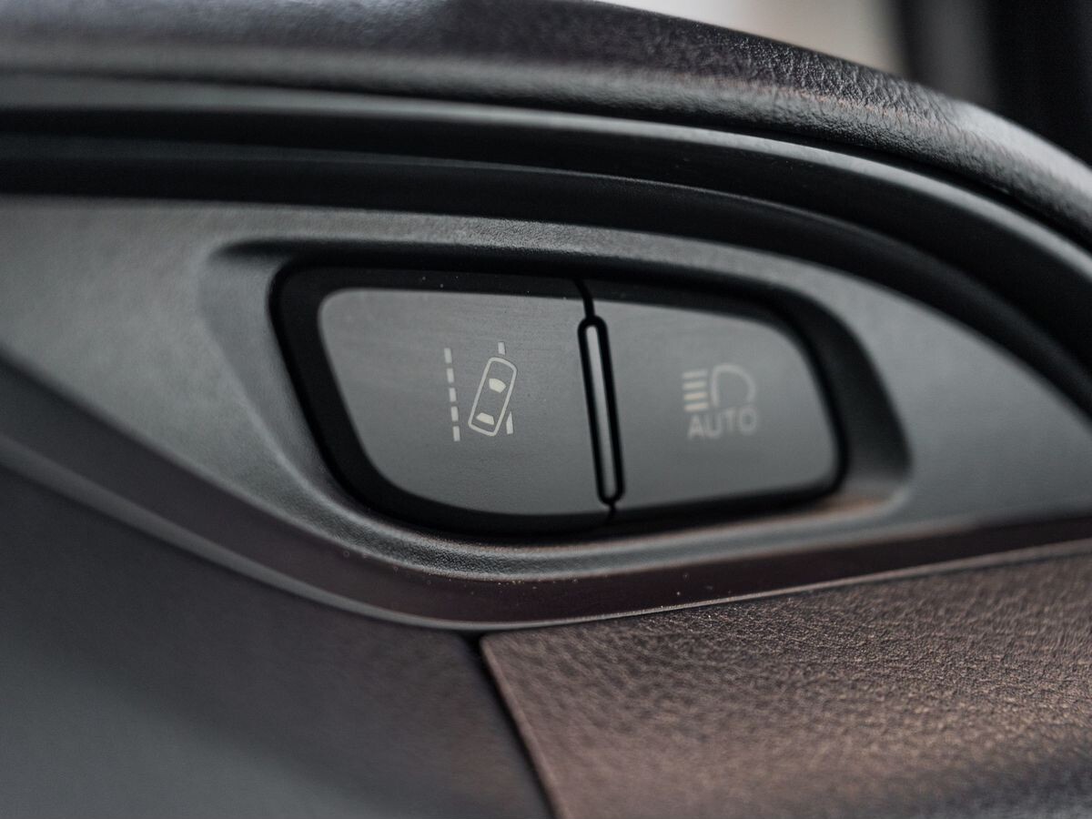 Toyota Vitz 2019 - фото автомобиля