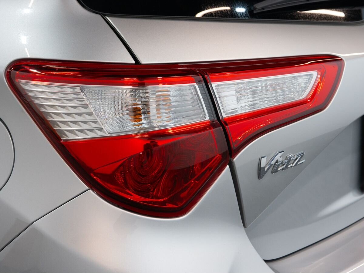 Toyota Vitz 2019 - фото автомобиля