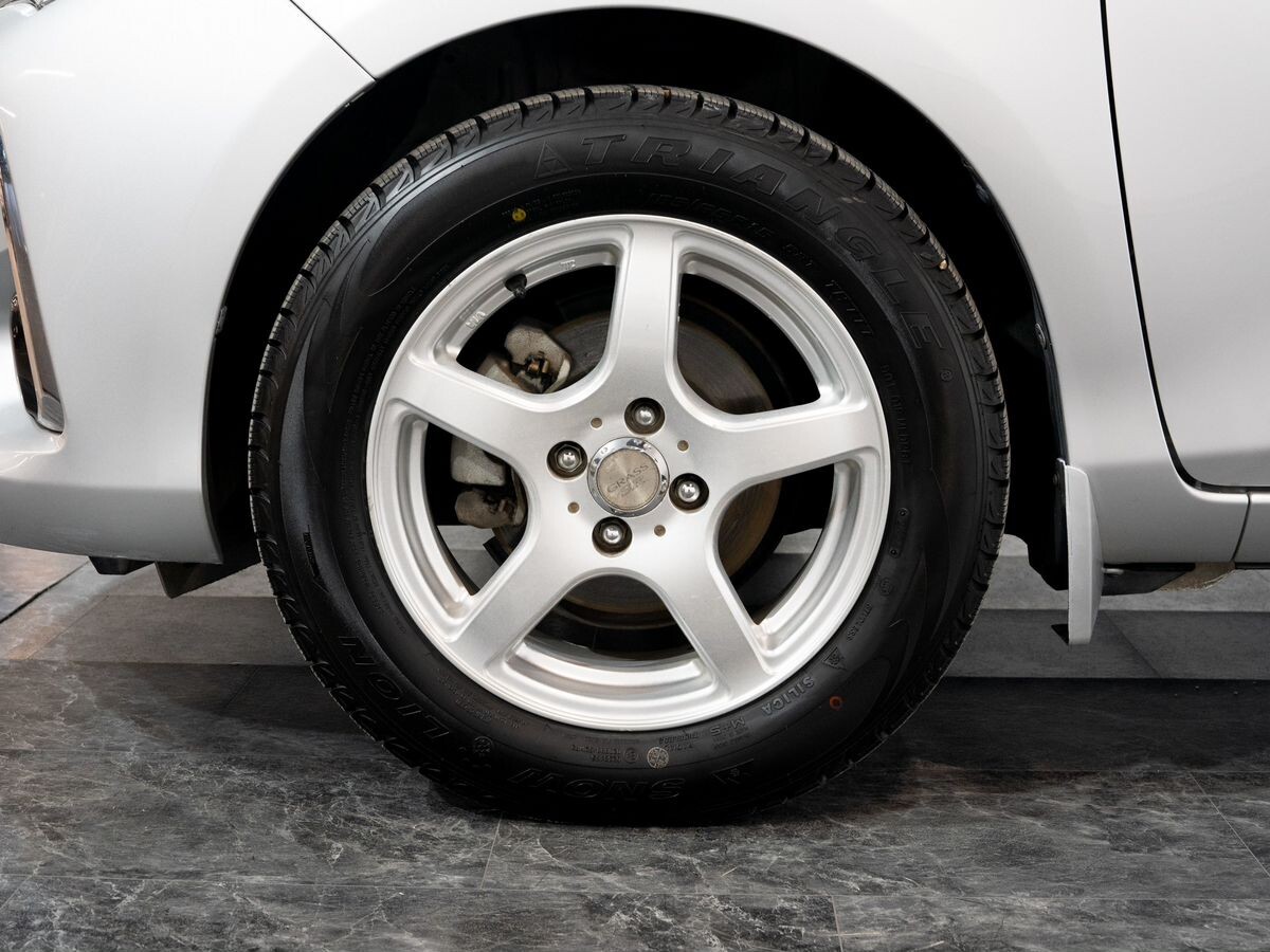 Toyota Vitz 2019 - фото автомобиля