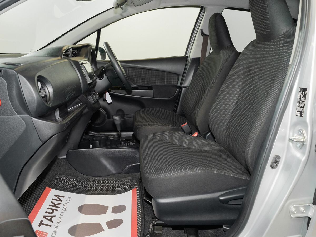 Toyota Vitz 2019 - фото автомобиля