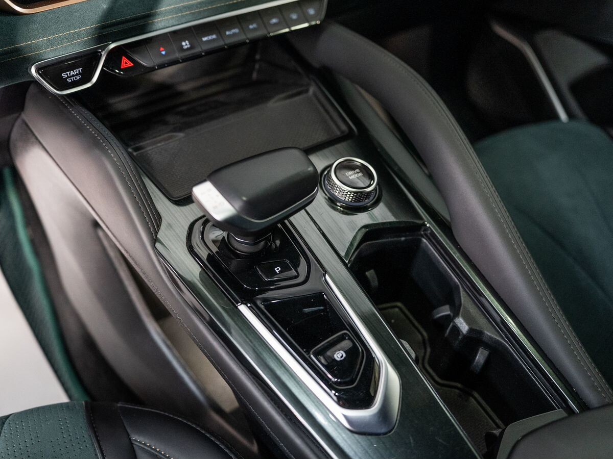 Geely Monjaro 2023 - фото автомобиля