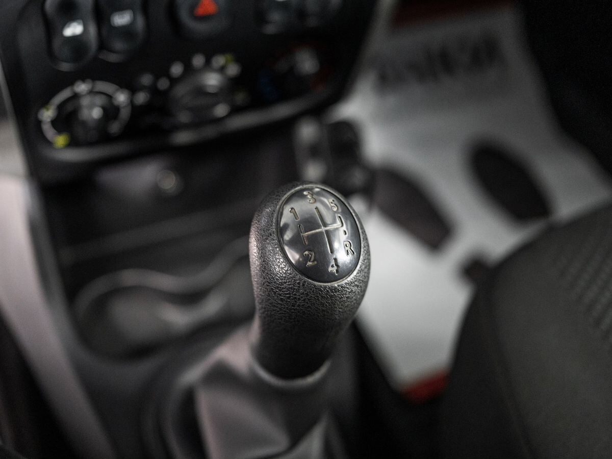 Nissan Almera 2014 - фото автомобиля