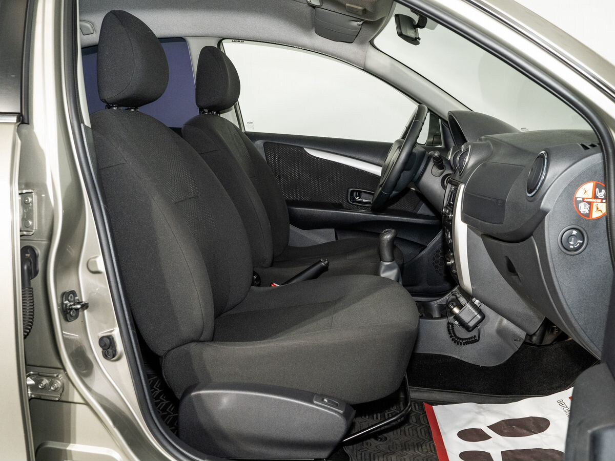 Nissan Almera 2014 - фото автомобиля