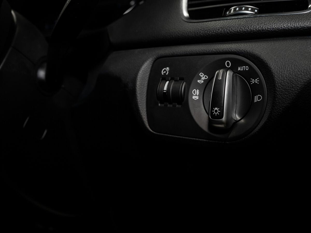 Audi Q3 2016 - фото автомобиля