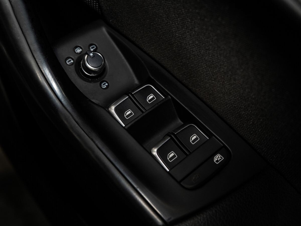 Audi Q3 2016 - фото автомобиля