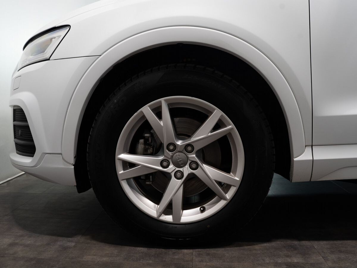 Audi Q3 2016 - фото автомобиля