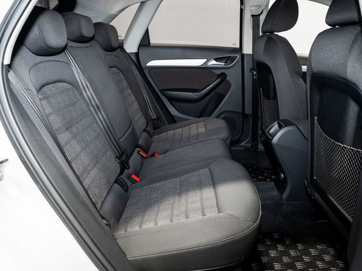 Audi Q3 2016 - фото автомобиля