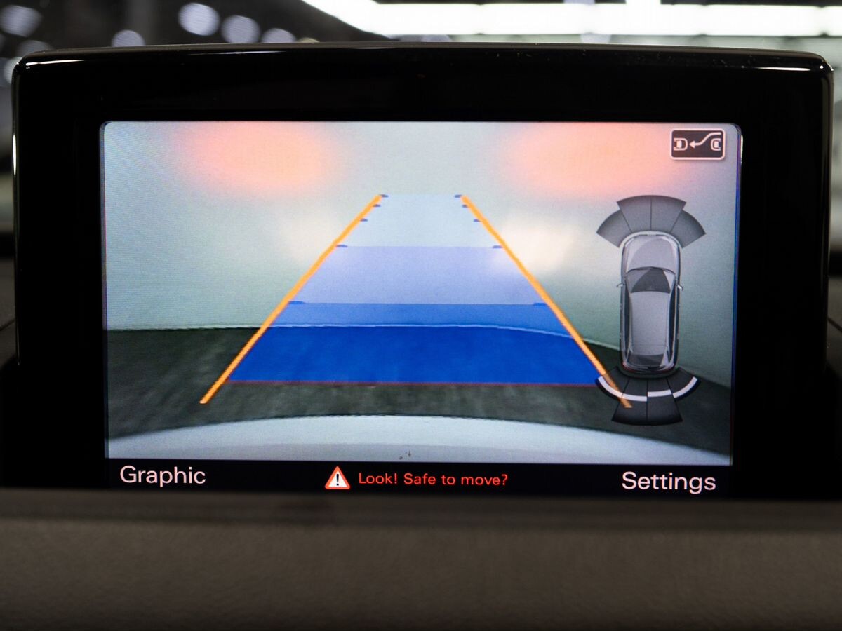 Audi Q3 2016 - фото автомобиля